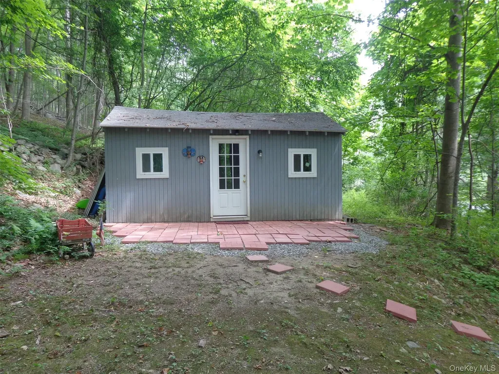 65 Mexico Lane Mahopac NY 10541