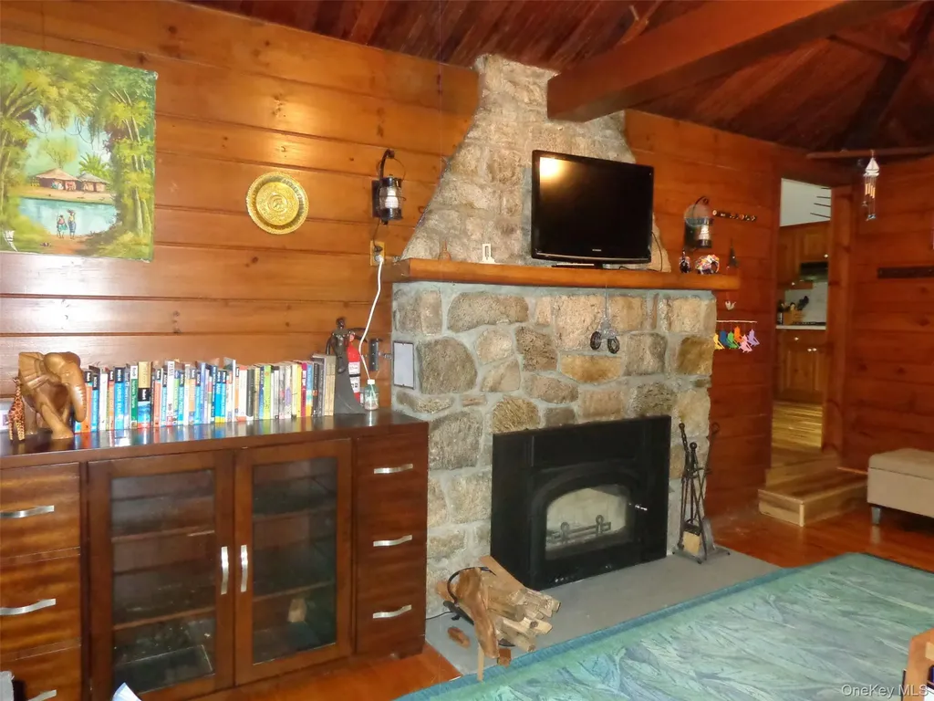 65 Mexico Lane Mahopac NY 10541