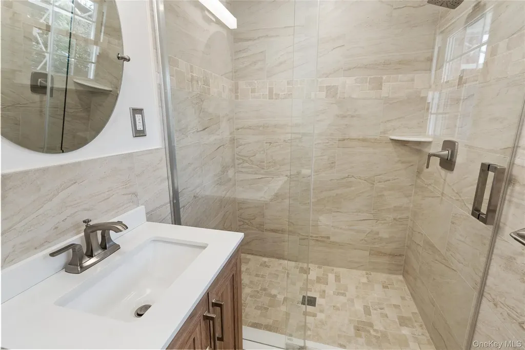 99 Warner Avenue Roslyn Heights NY 11577