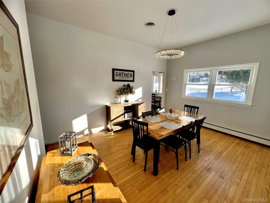 14 Rdean Place Middletown NY 10940