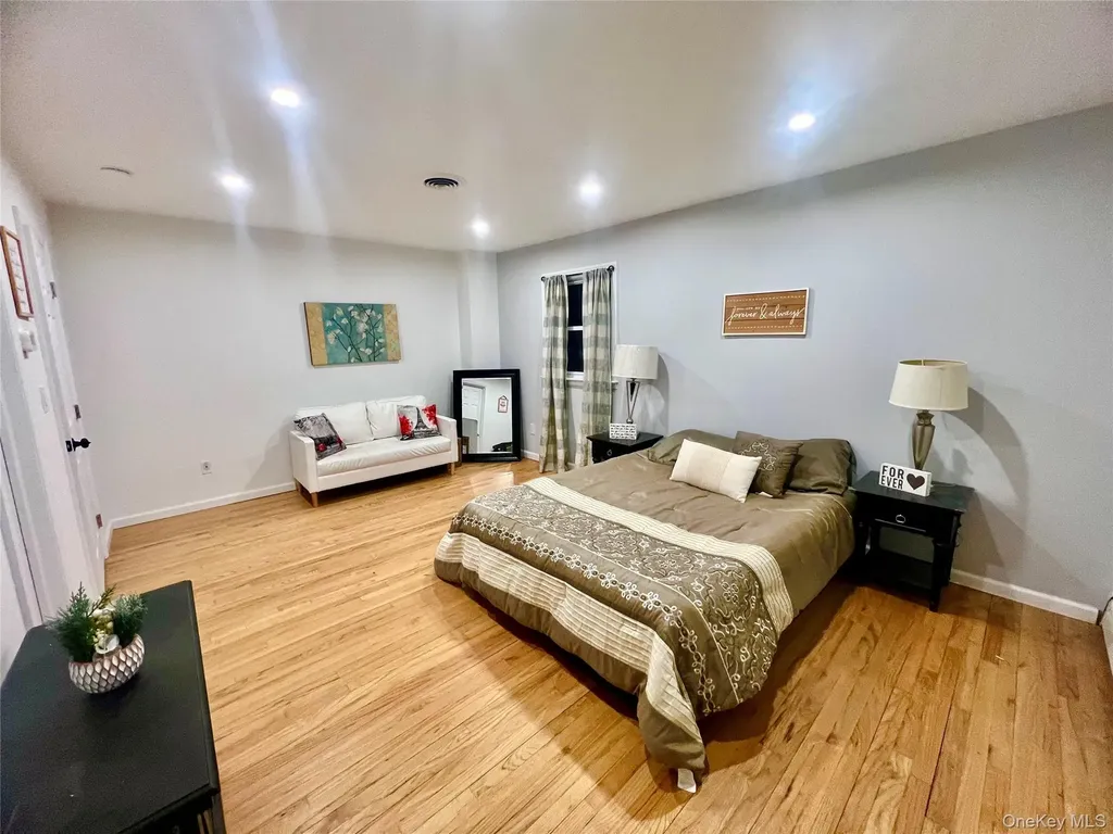 14 Rdean Place Middletown NY 10940