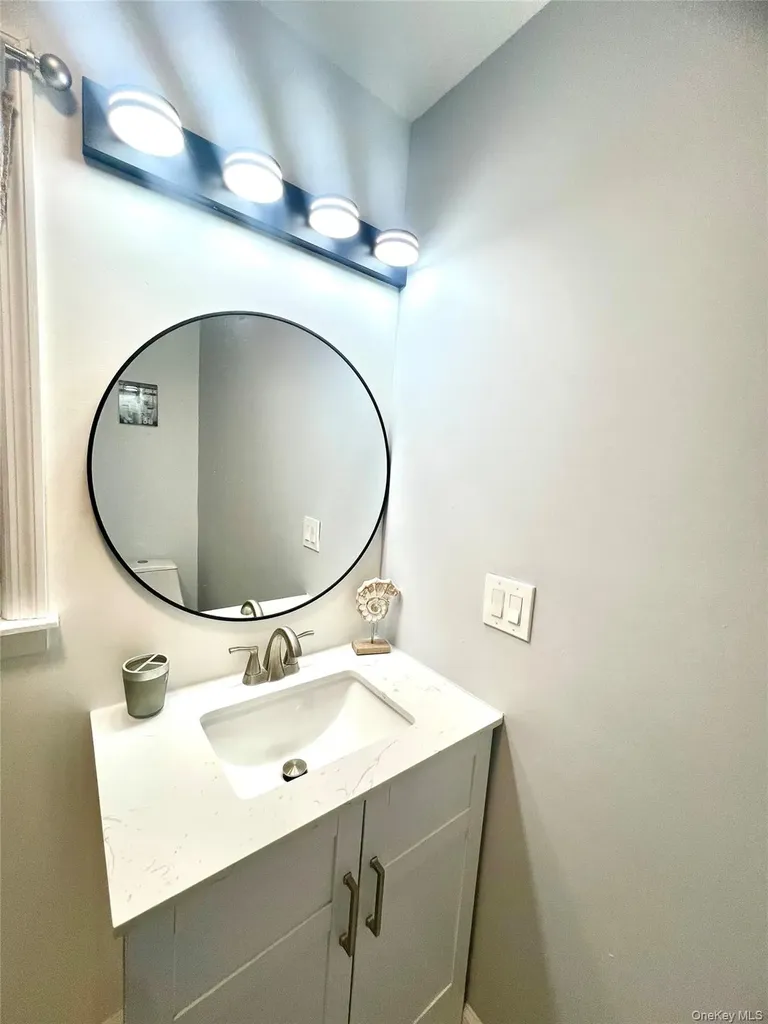 14 Rdean Place Middletown NY 10940