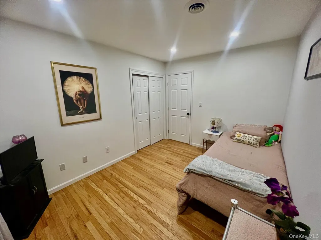 14 Rdean Place Middletown NY 10940