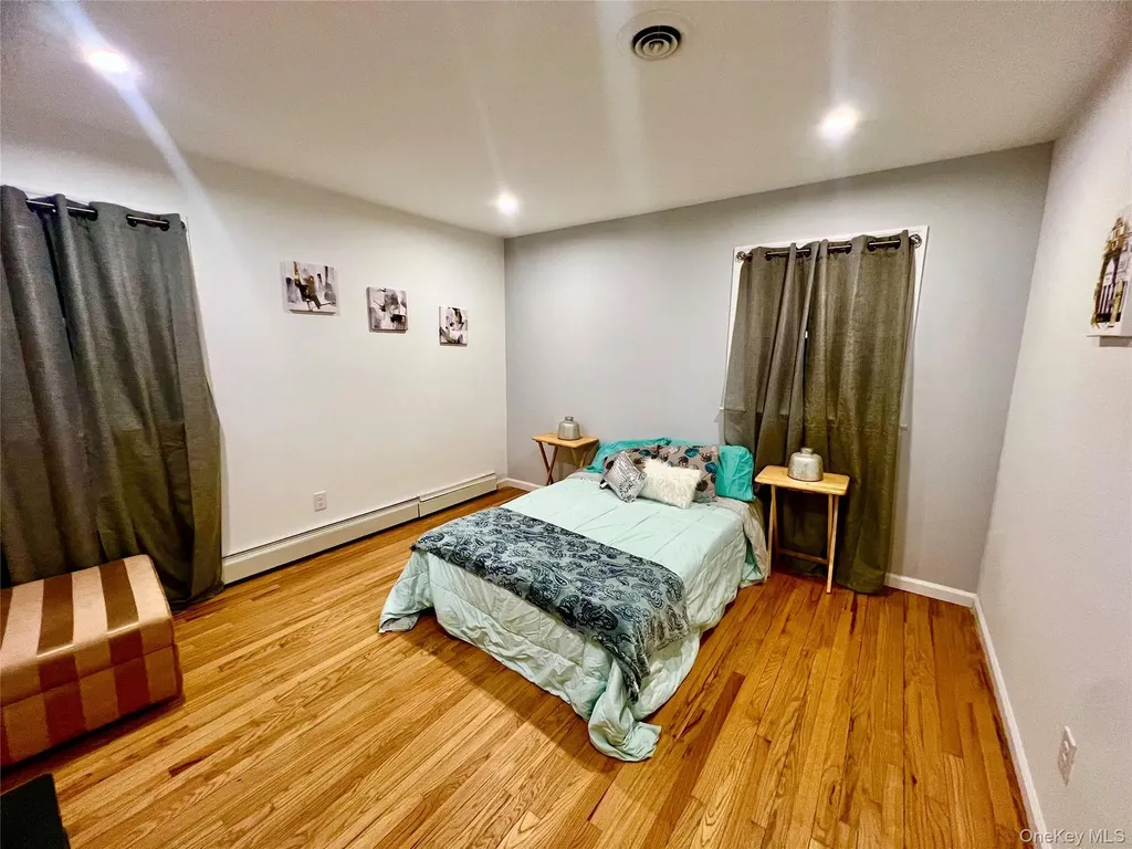 14 Rdean Place Middletown NY 10940