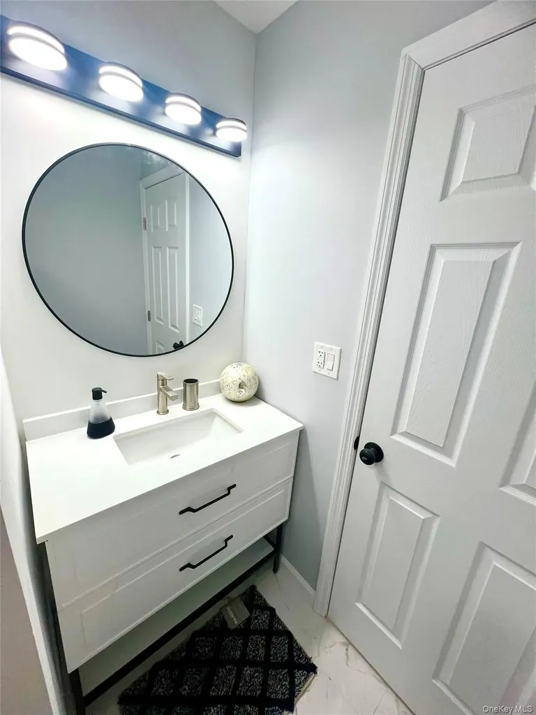 14 Rdean Place Middletown NY 10940