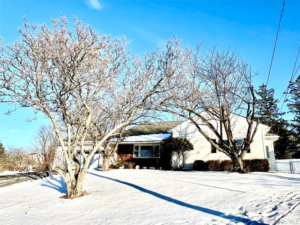 14 Rdean Place Middletown NY 10940
