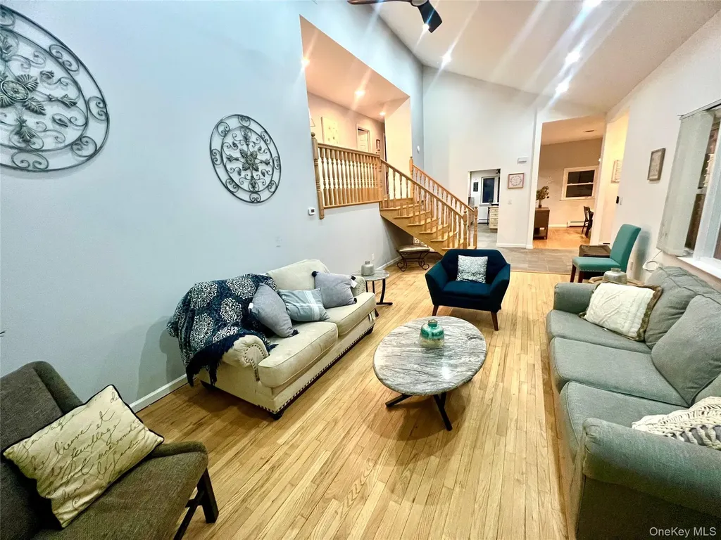 14 Rdean Place Middletown NY 10940