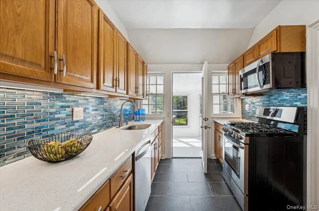 10 Oakland Avenue Yonkers NY 10710