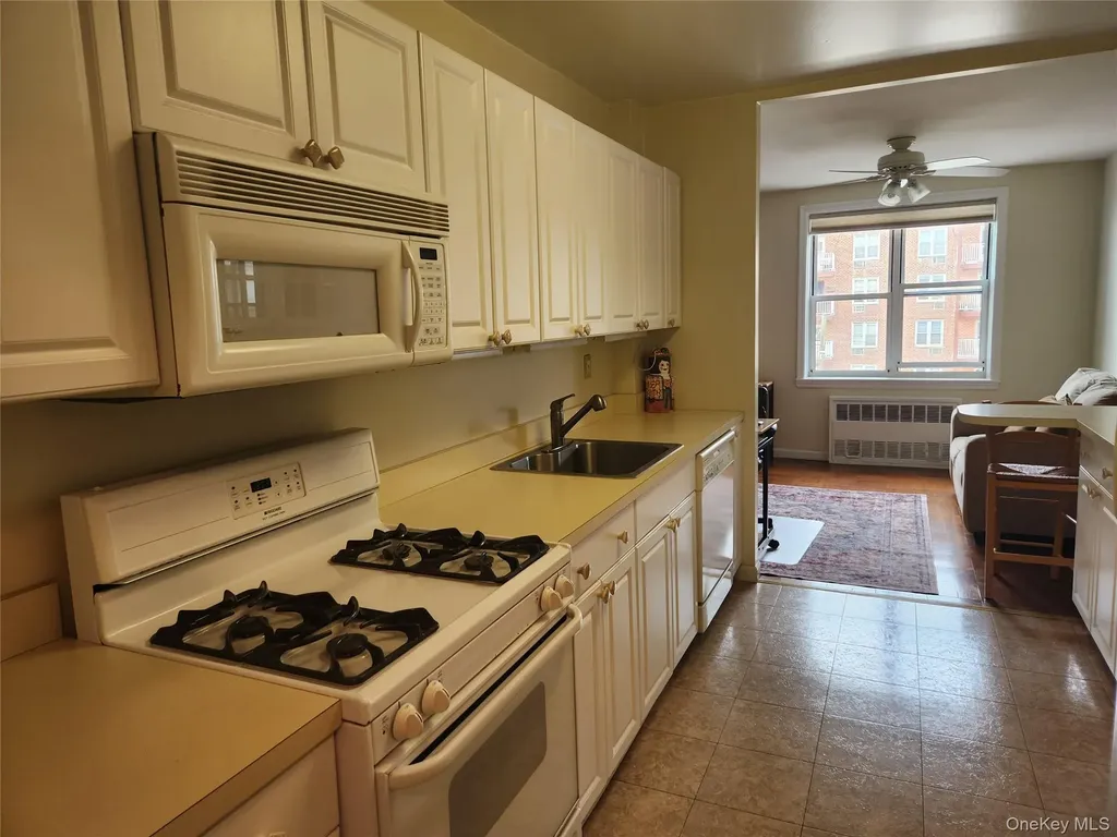 700 Shore Road Long Beach NY 11561