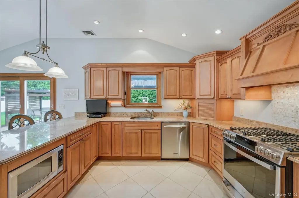 3 Feather Lane Commack NY 11725