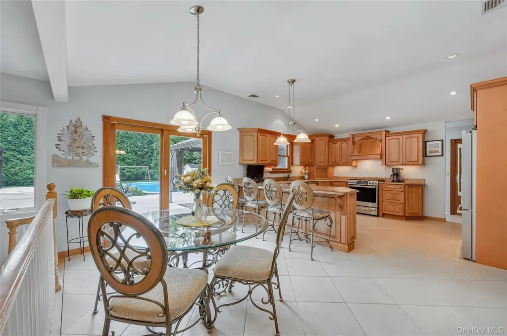 3 Feather Lane Commack NY 11725