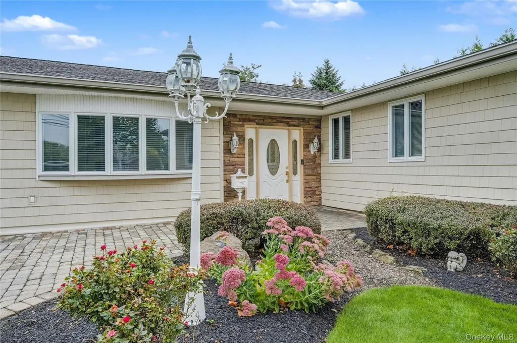 3 Feather Lane Commack NY 11725