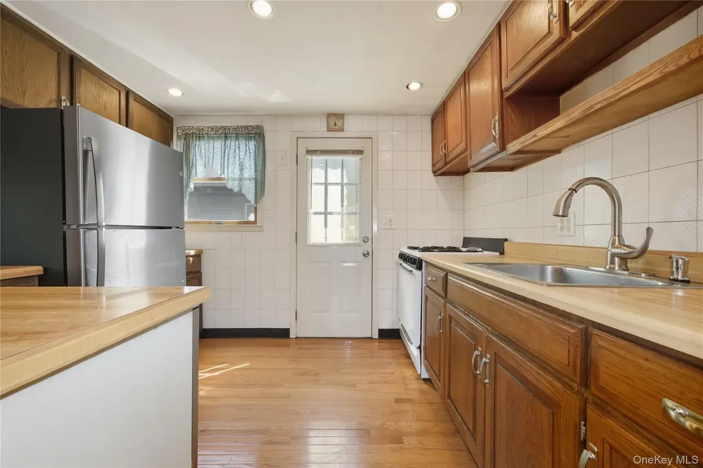 96 Beach Drive Merrick NY 11566