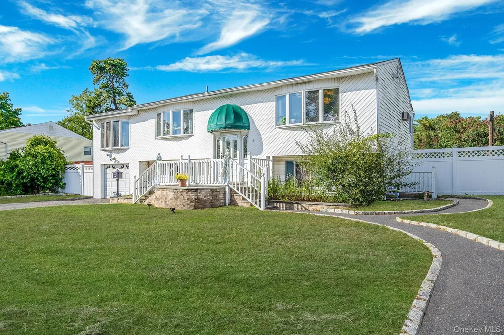 1 Winthrop Street Islip NY 11751