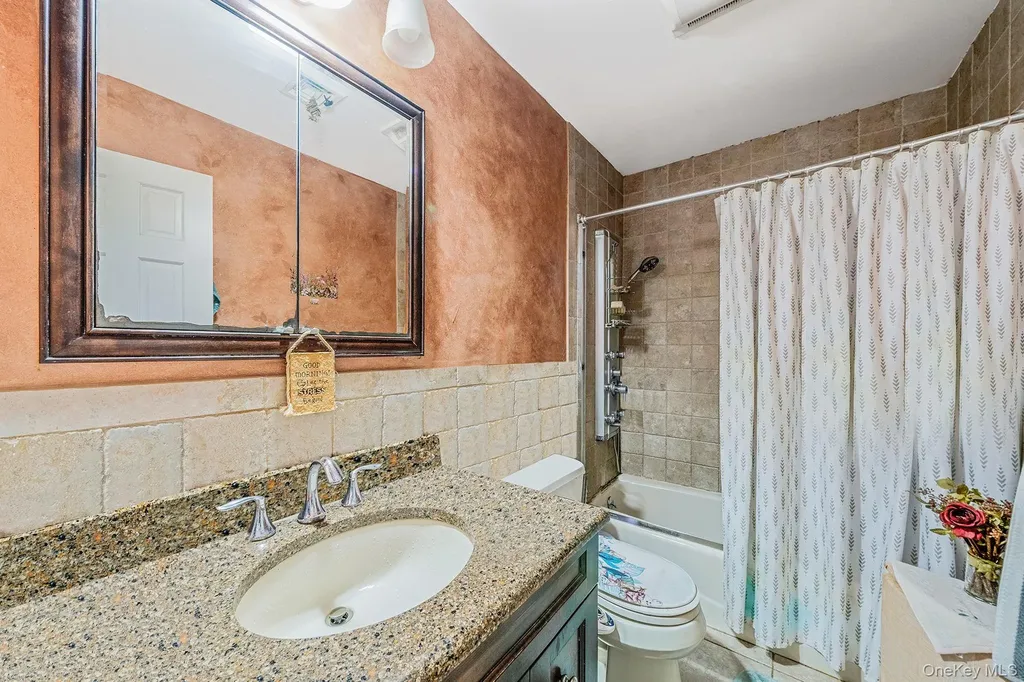 1 Winthrop Street Islip NY 11751