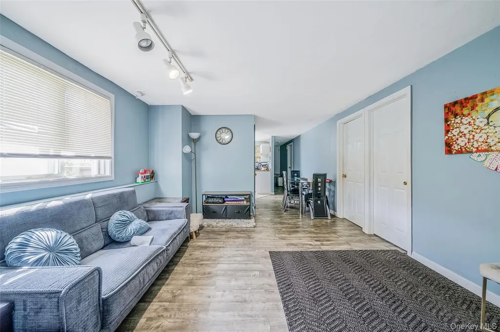 1 Winthrop Street Islip NY 11751