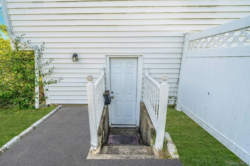 1 Winthrop Street Islip NY 11751