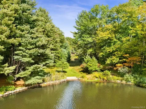 9 Old Corner Road Bedford NY 10506