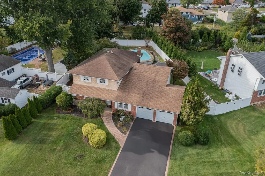 21 E Hill Drive Smithtown NY 11787