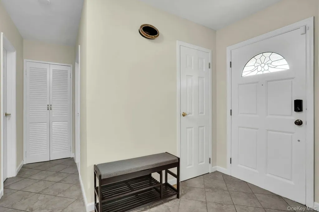 21 E Hill Drive Smithtown NY 11787