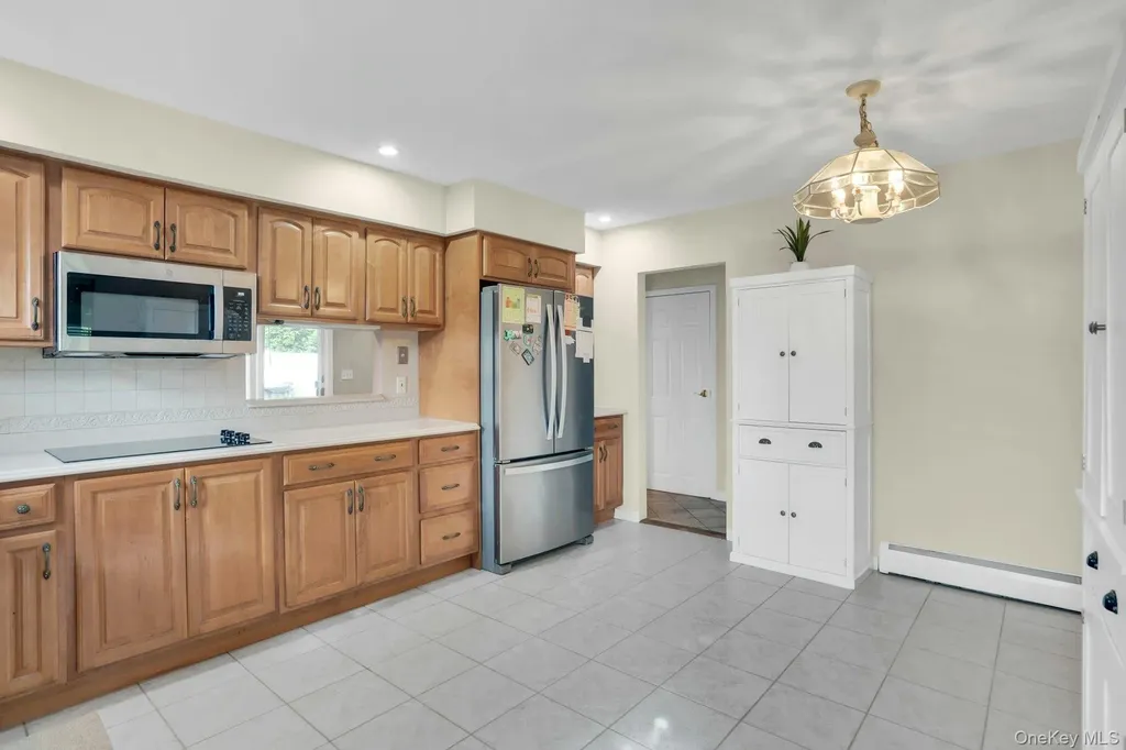 21 E Hill Drive Smithtown NY 11787