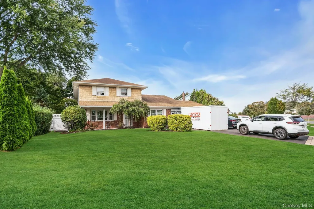 21 E Hill Drive Smithtown NY 11787