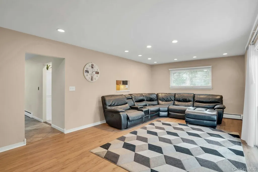 21 E Hill Drive Smithtown NY 11787
