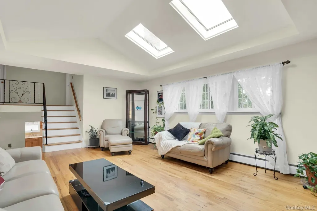21 E Hill Drive Smithtown NY 11787