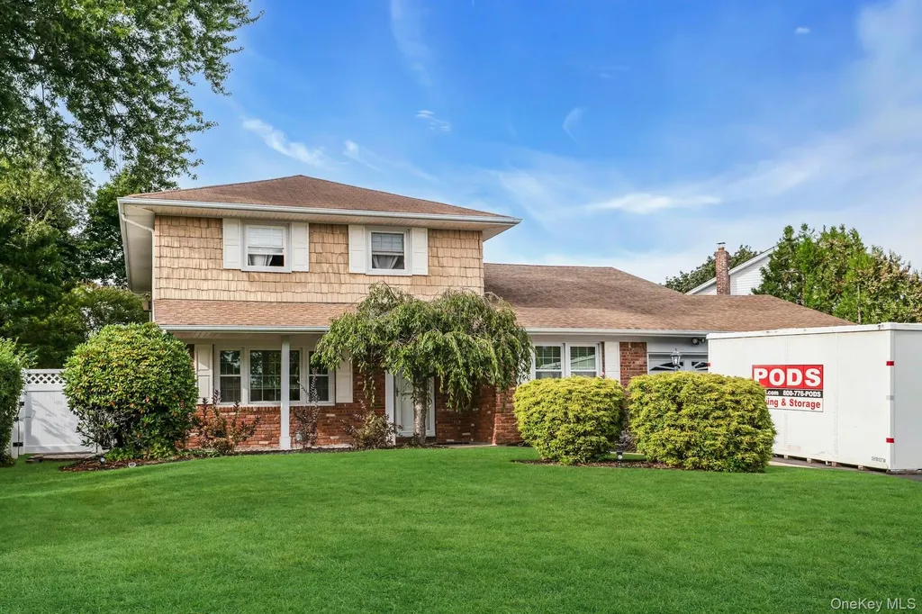 21 E Hill Drive Smithtown NY 11787