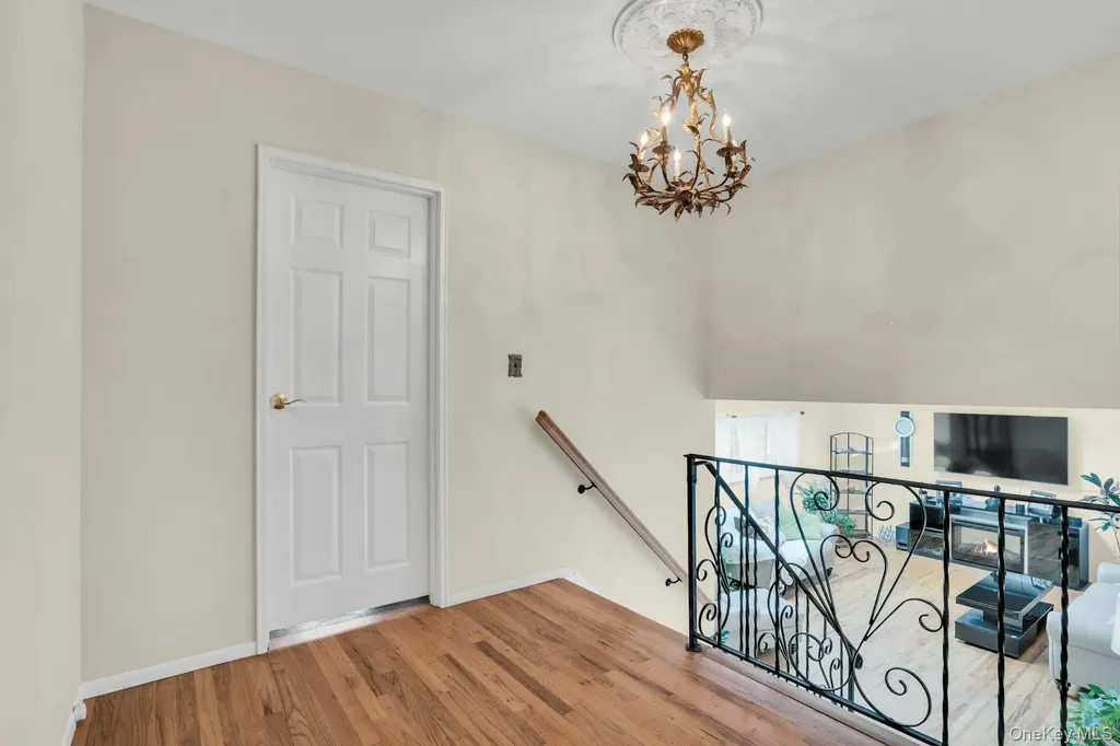 21 E Hill Drive Smithtown NY 11787