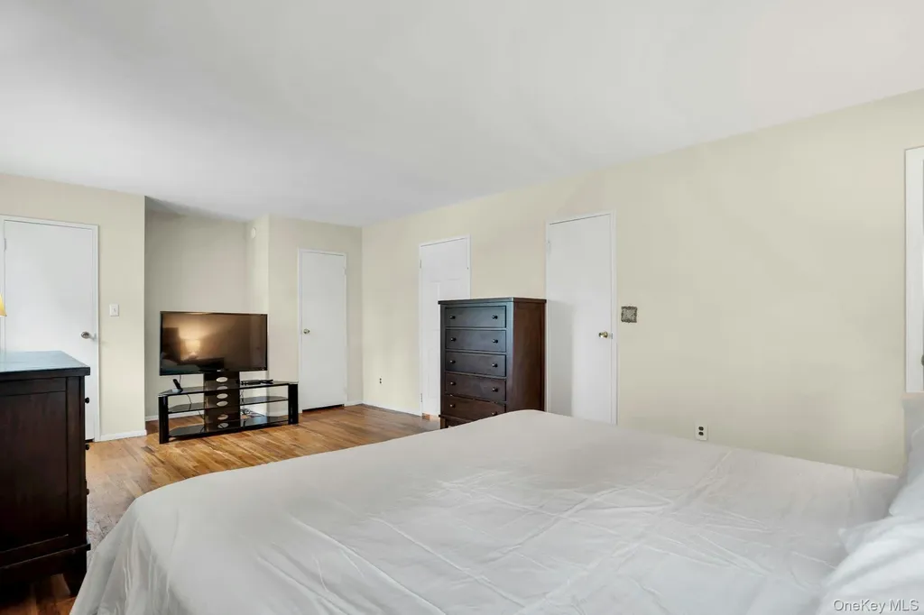 21 E Hill Drive Smithtown NY 11787