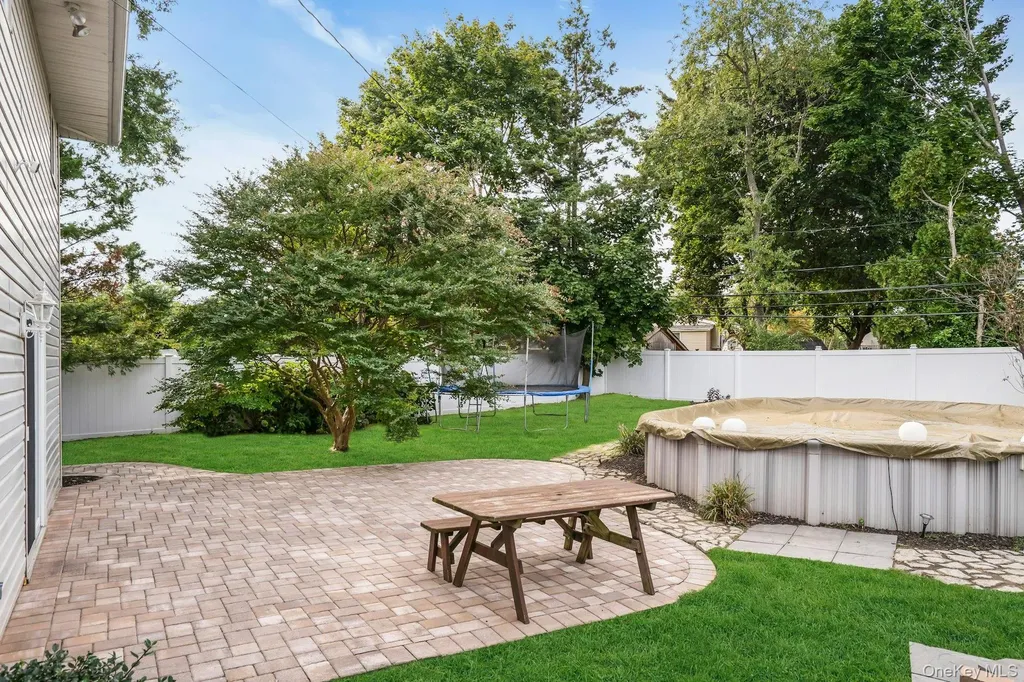 21 E Hill Drive Smithtown NY 11787