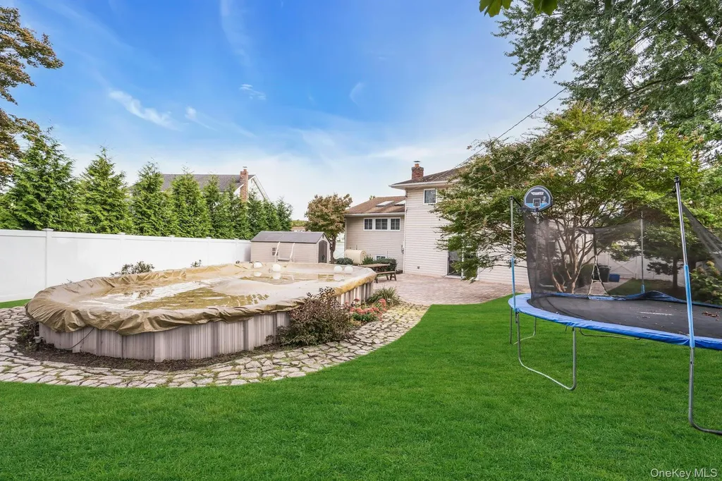 21 E Hill Drive Smithtown NY 11787