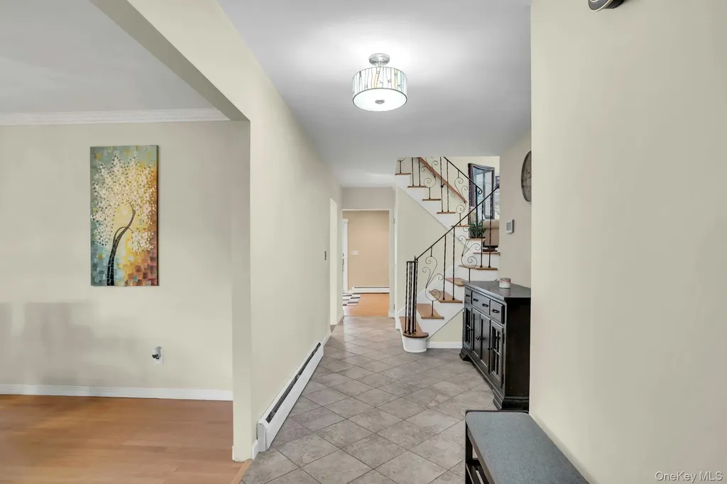 21 E Hill Drive Smithtown NY 11787