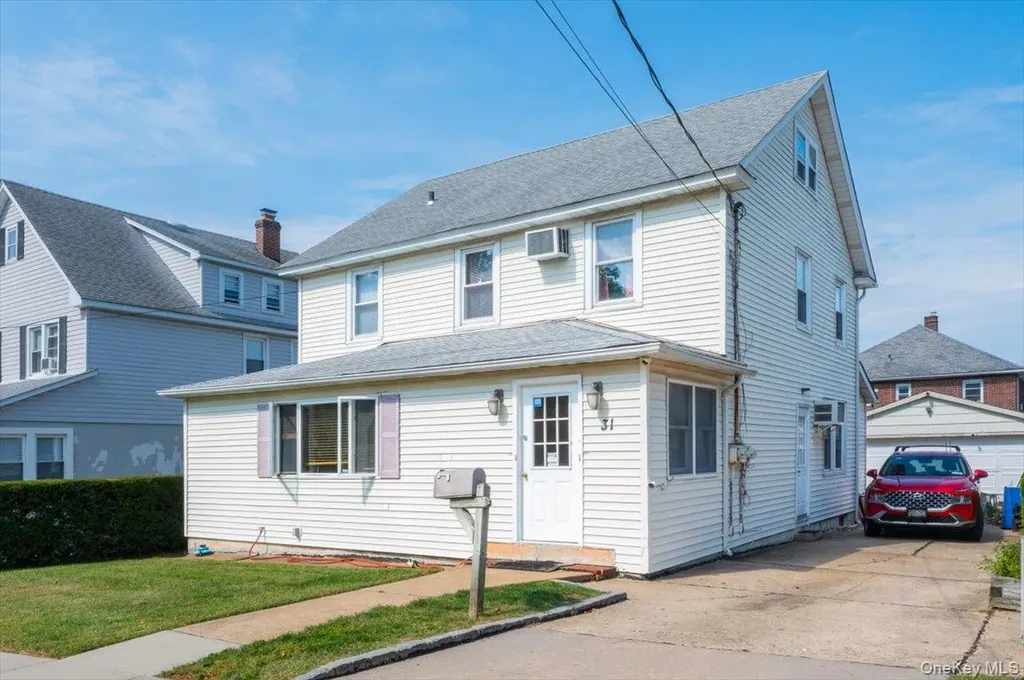 31 4th Street Glen Cove NY 11542