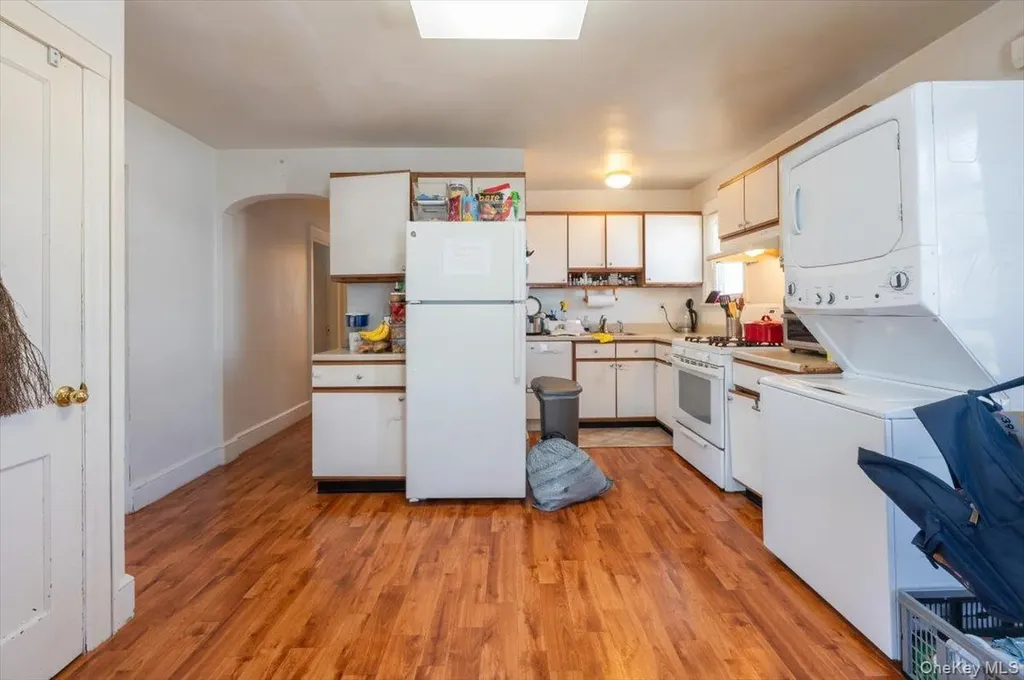 31 4th Street Glen Cove NY 11542