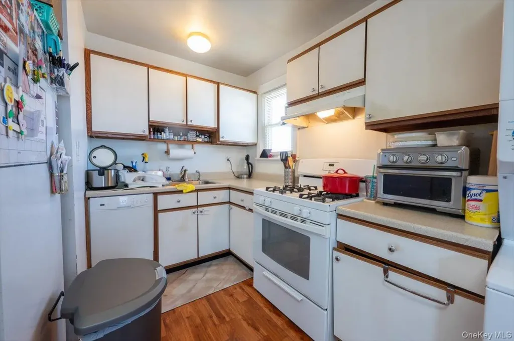 31 4th Street Glen Cove NY 11542