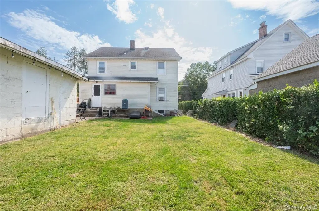 31 4th Street Glen Cove NY 11542