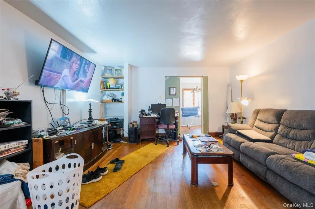 31 4th Street Glen Cove NY 11542