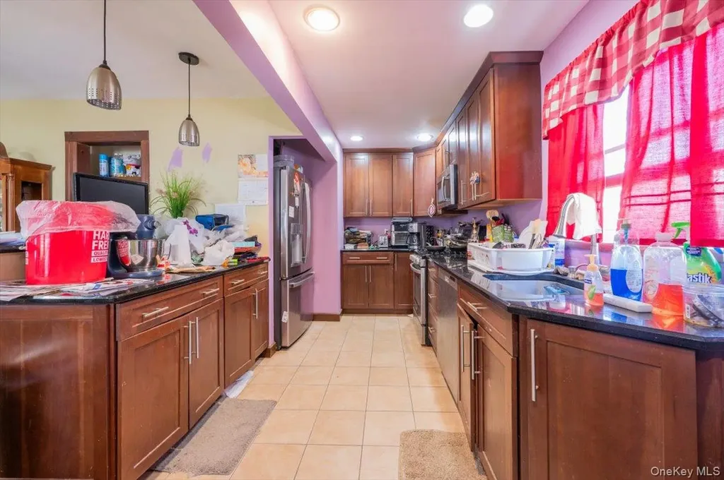 31 4th Street Glen Cove NY 11542