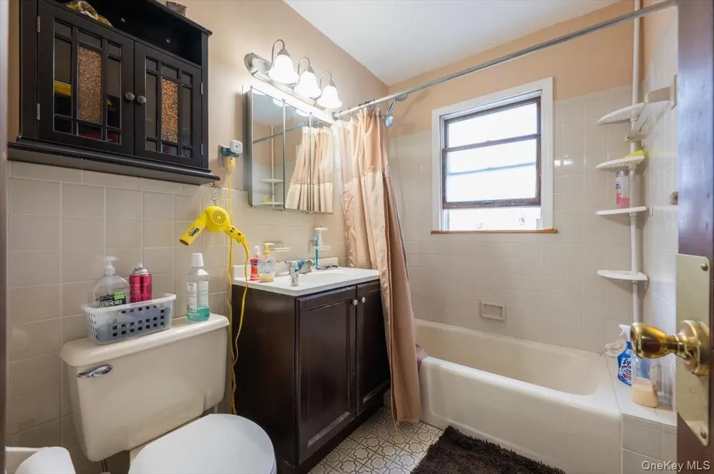 31 4th Street Glen Cove NY 11542