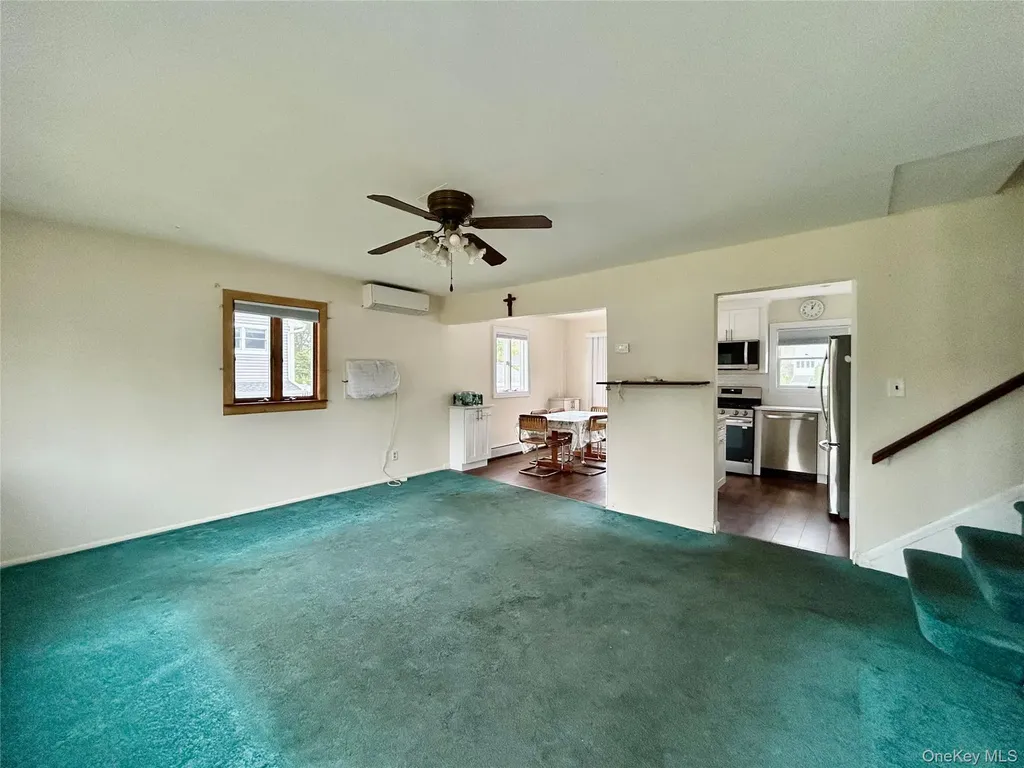 577 Peter Paul Drive West Islip NY 11795