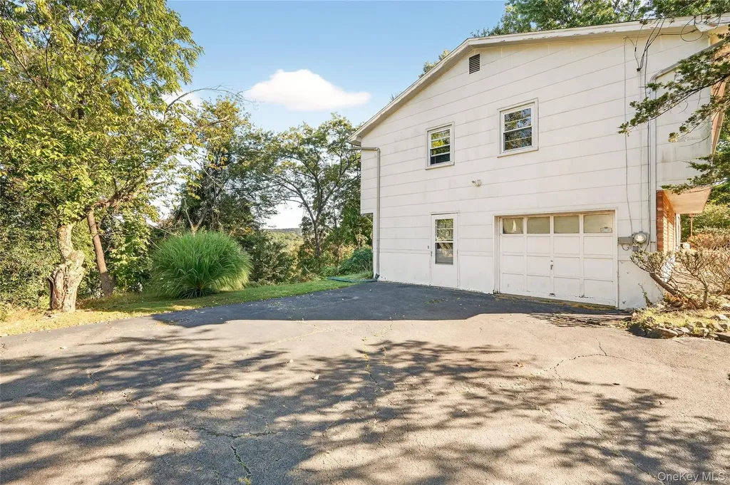 9 Oakwood Lane Thiells NY 10984