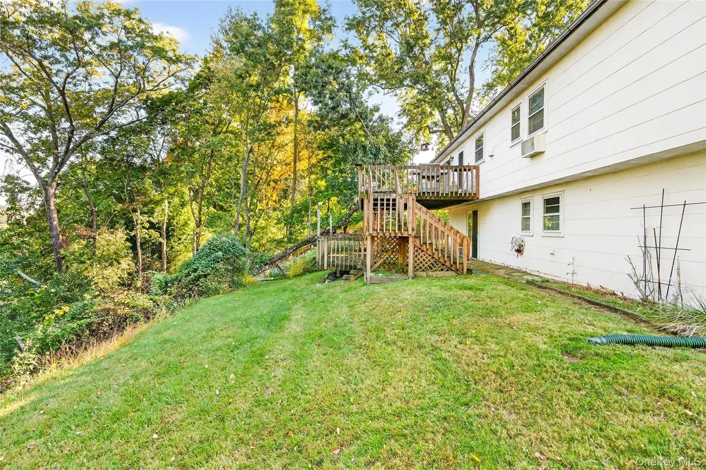 9 Oakwood Lane Thiells NY 10984