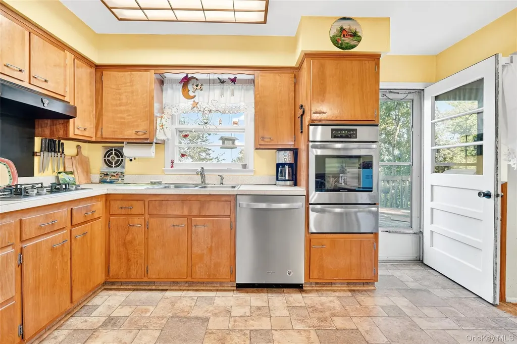 9 Oakwood Lane Thiells NY 10984