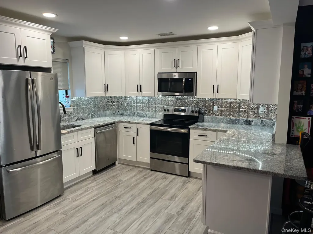 203 Pond View Lane Smithtown NY 11787