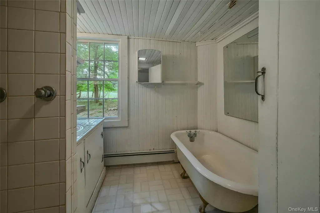 3680 Main Bayview Road Southold NY 11971