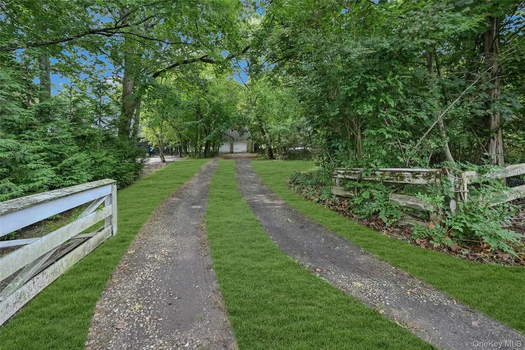 3680 Main Bayview Road Southold NY 11971