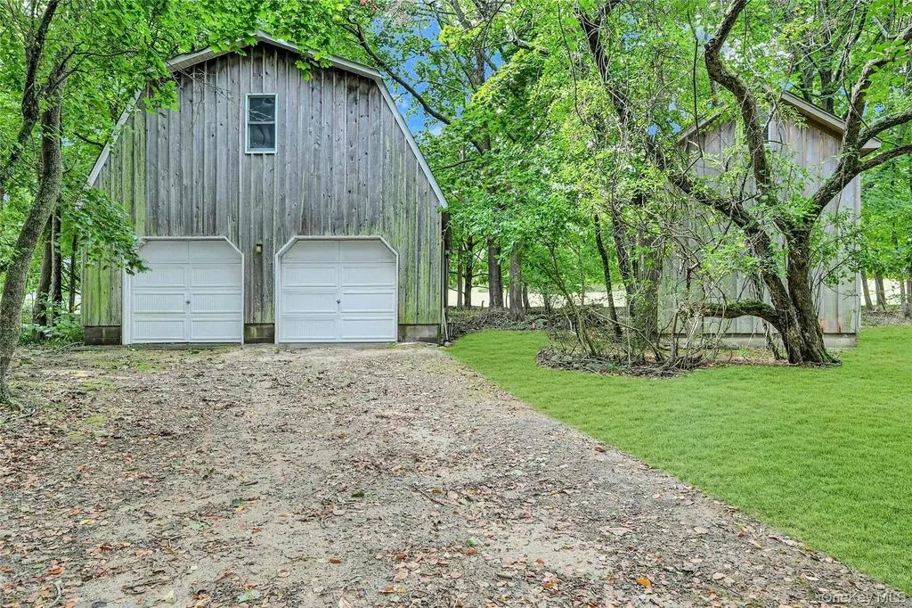 3680 Main Bayview Road Southold NY 11971