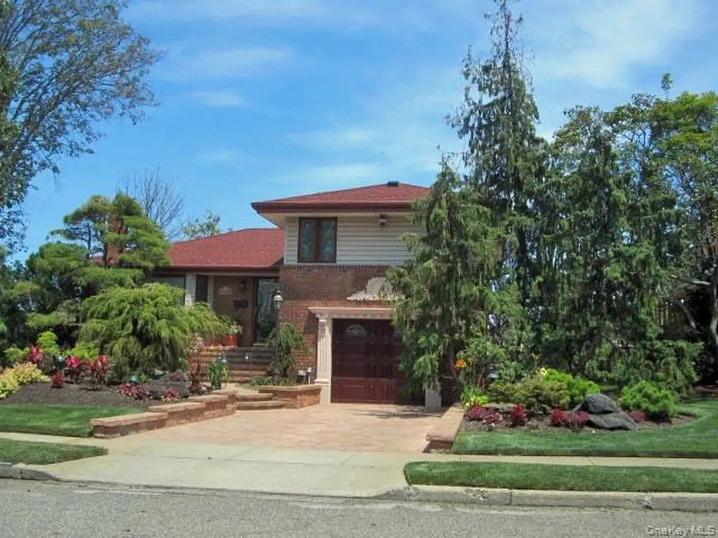 2819 Harbor Road Merrick NY 11566